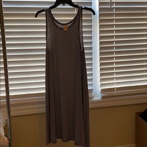 Sleeveless faded glory dress